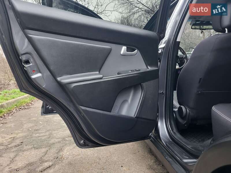 Внедорожник / Кроссовер Kia Sportage 2011 в Кривом Роге