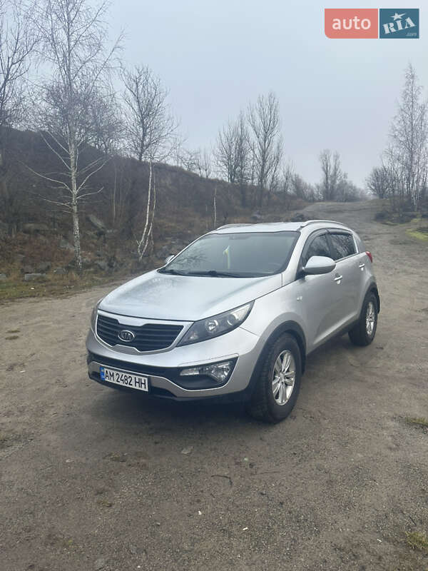 Внедорожник / Кроссовер Kia Sportage 2011 в Чуднове
