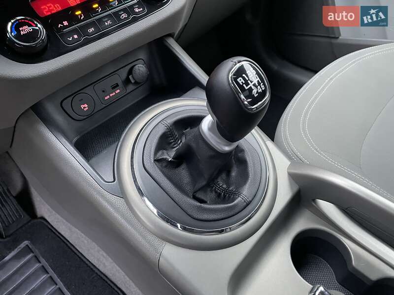 Внедорожник / Кроссовер Kia Sportage 2011 в Ковеле