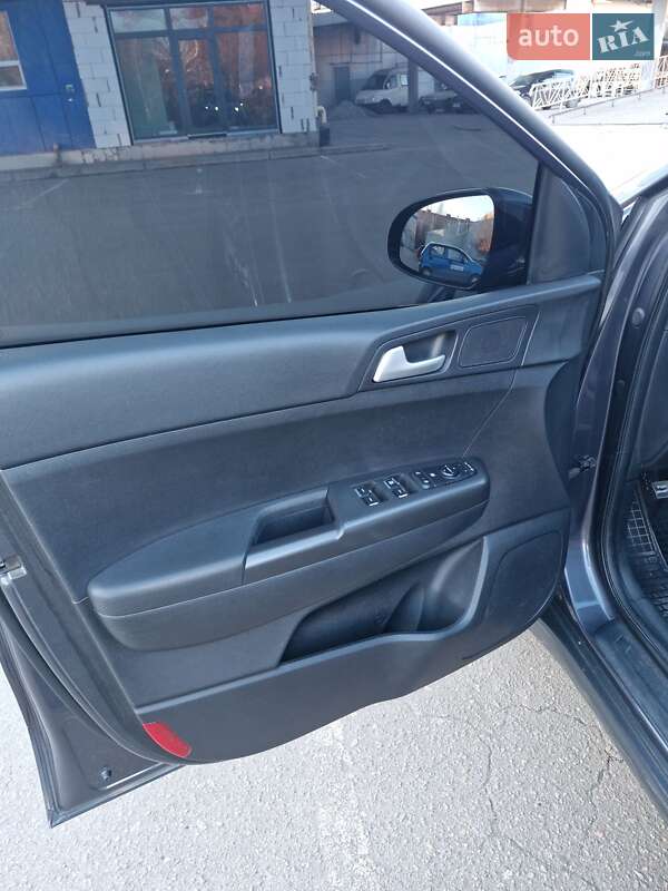Внедорожник / Кроссовер Kia Sportage 2016 в Кривом Роге фото 21 Внедорожник / Кроссовер Kia Sportage 2016 в Кривом Роге