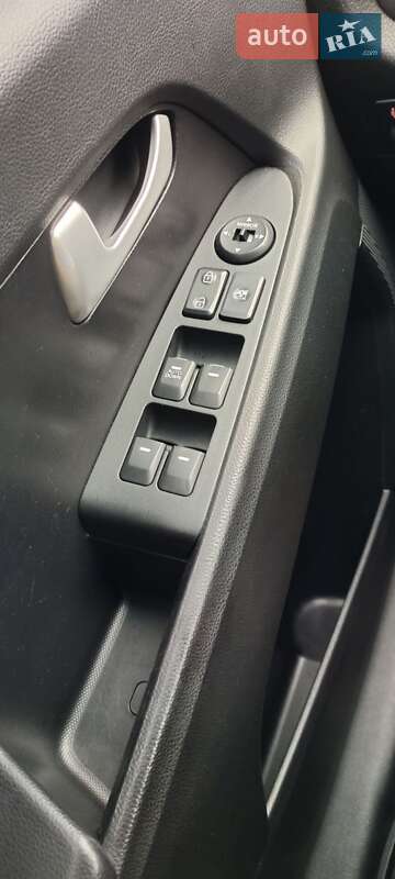 Внедорожник / Кроссовер Kia Sportage 2013 в Сумах фото 17 Внедорожник / Кроссовер Kia Sportage 2013 в Сумах