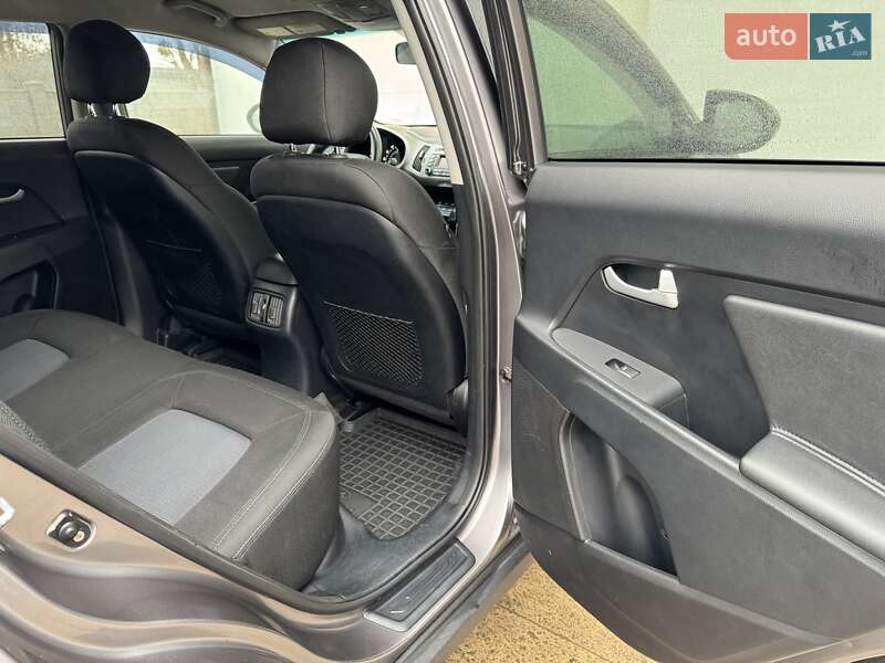 Внедорожник / Кроссовер Kia Sportage 2013 в Сарнах