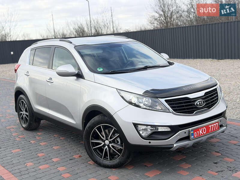 Внедорожник / Кроссовер Kia Sportage 2012 в Берегово