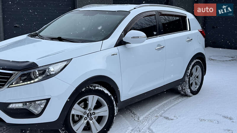 Внедорожник / Кроссовер Kia Sportage 2011 в Ивано-Франковске