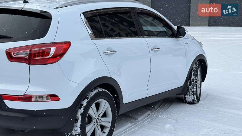 Внедорожник / Кроссовер Kia Sportage 2011 в Ивано-Франковске