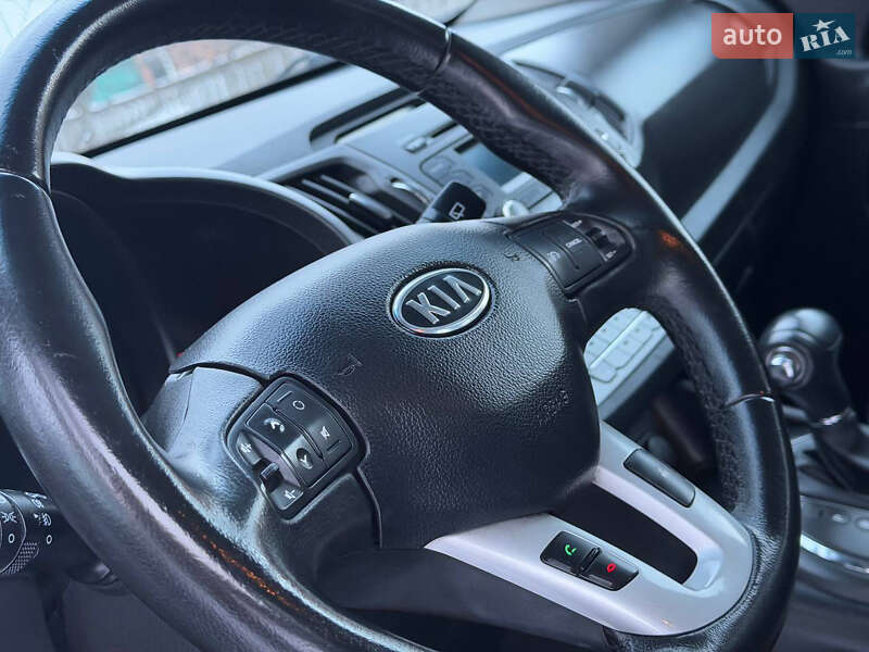 Внедорожник / Кроссовер Kia Sportage 2012 в Киеве