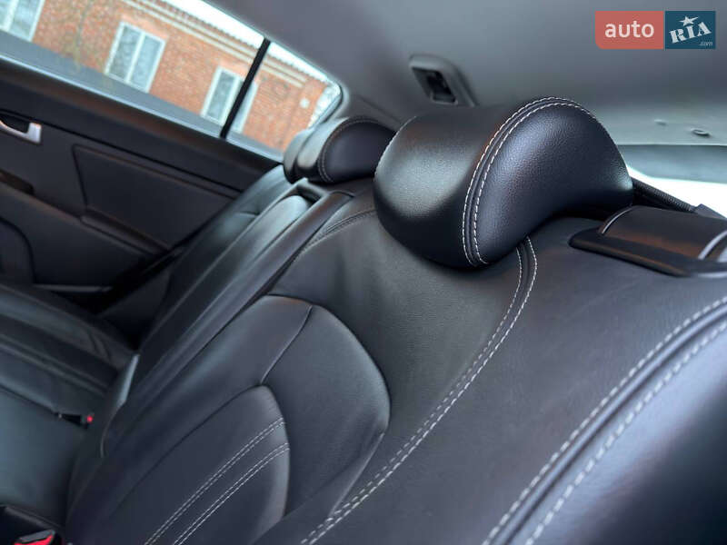 Внедорожник / Кроссовер Kia Sportage 2012 в Киеве