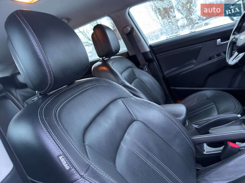 Внедорожник / Кроссовер Kia Sportage 2012 в Киеве