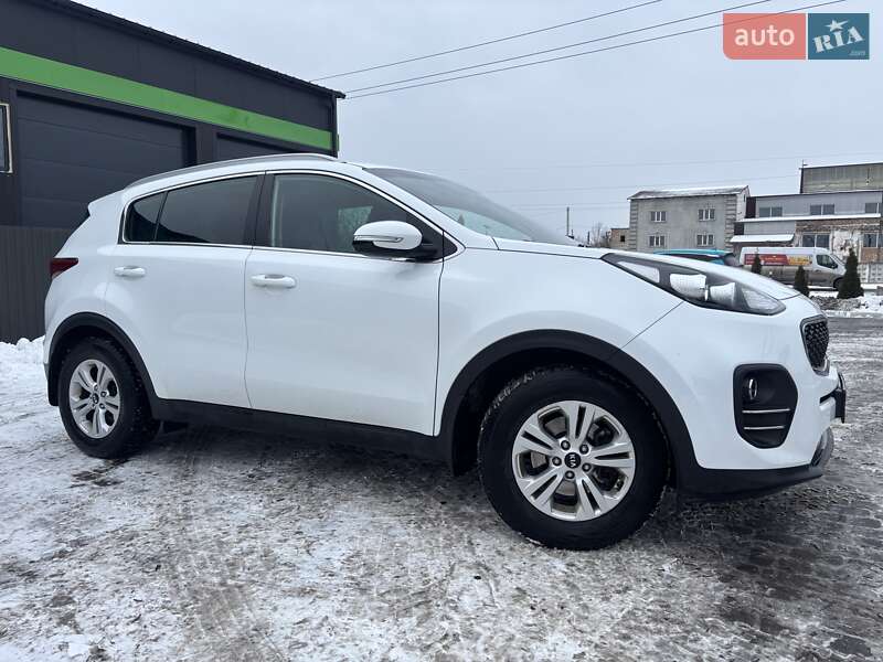 Внедорожник / Кроссовер Kia Sportage 2016 в Шептицькому