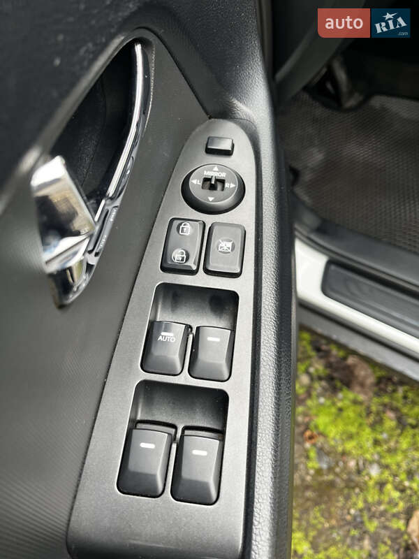 Внедорожник / Кроссовер Kia Sportage 2011 в Кривом Роге