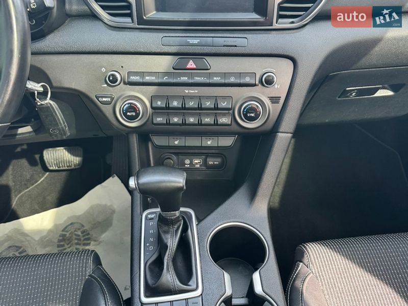 Внедорожник / Кроссовер Kia Sportage 2016 в Дубно