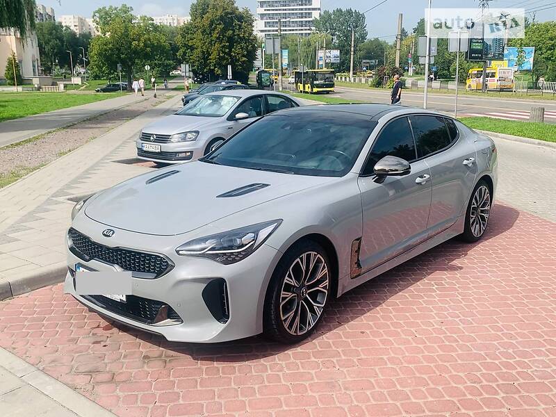 Лифтбек Kia Stinger 2018 в Львове