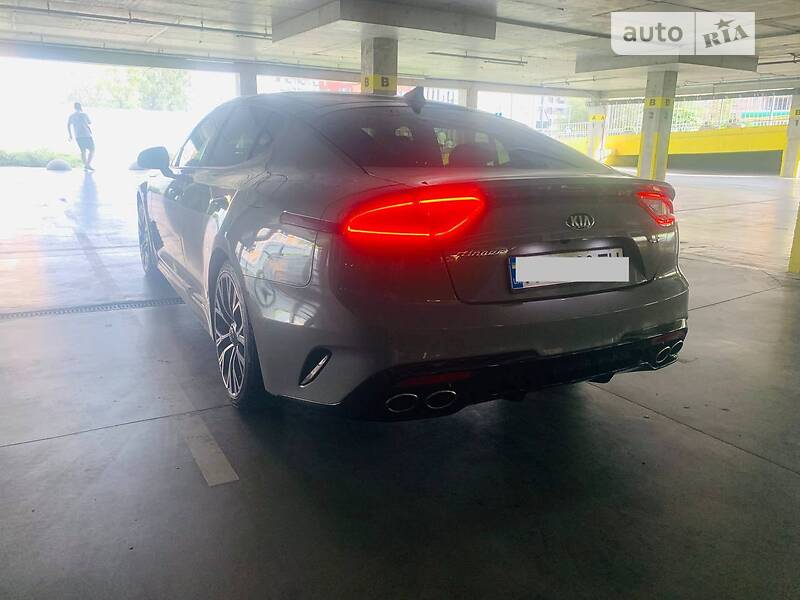 Лифтбек Kia Stinger 2018 в Львове