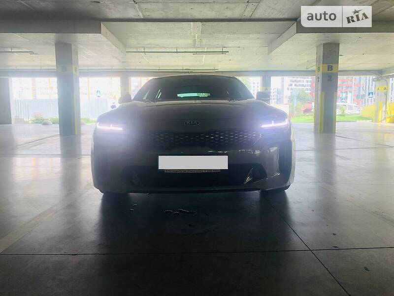 Лифтбек Kia Stinger 2018 в Львове