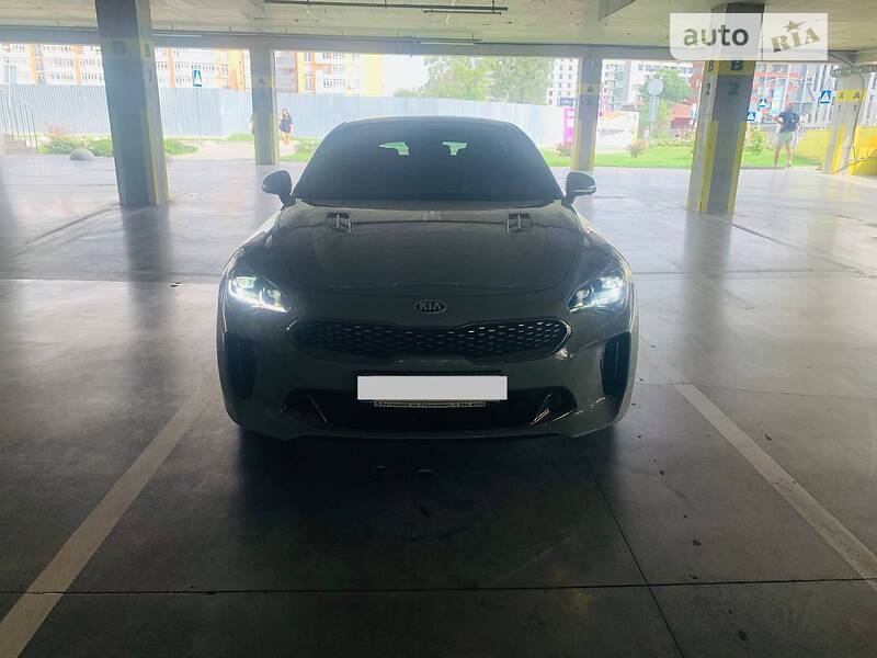 Лифтбек Kia Stinger 2018 в Львове