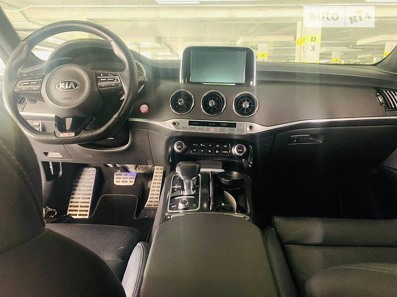 Лифтбек Kia Stinger 2018 в Львове