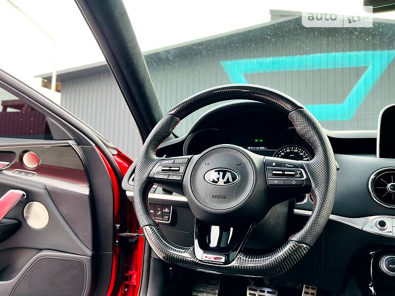 Лифтбек Kia Stinger 2018 в Мукачево
