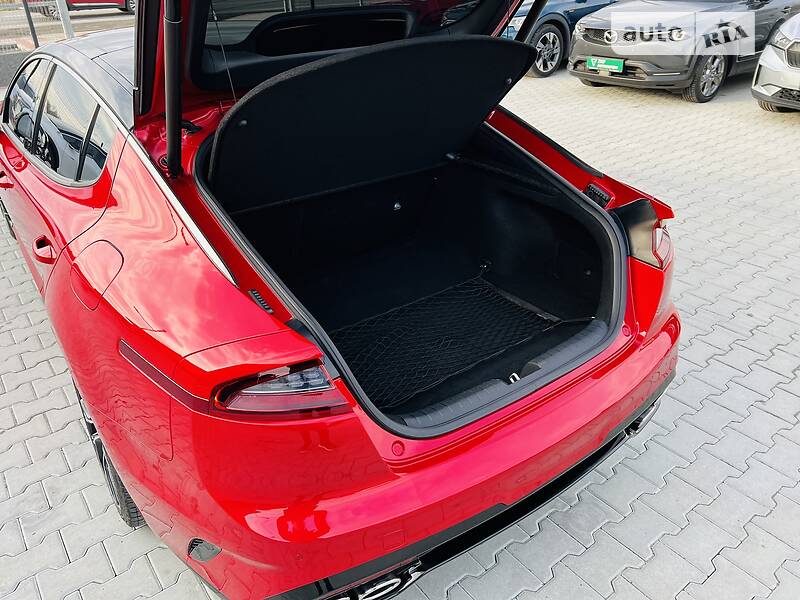 Лифтбек Kia Stinger 2018 в Мукачево