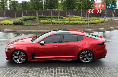 Фастбэк Kia Stinger 2018 в 