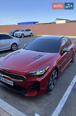 Фастбэк Kia Stinger 2018 в 