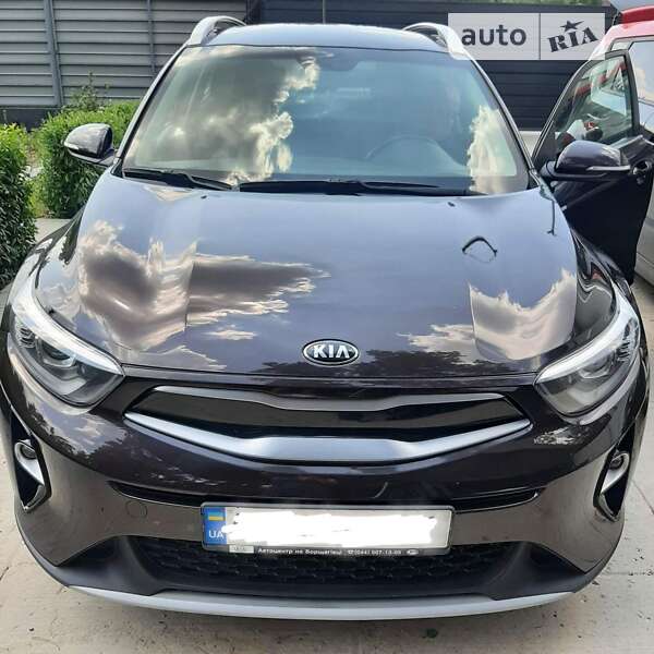 Внедорожник / Кроссовер Kia Stonic 2018 в Киеве