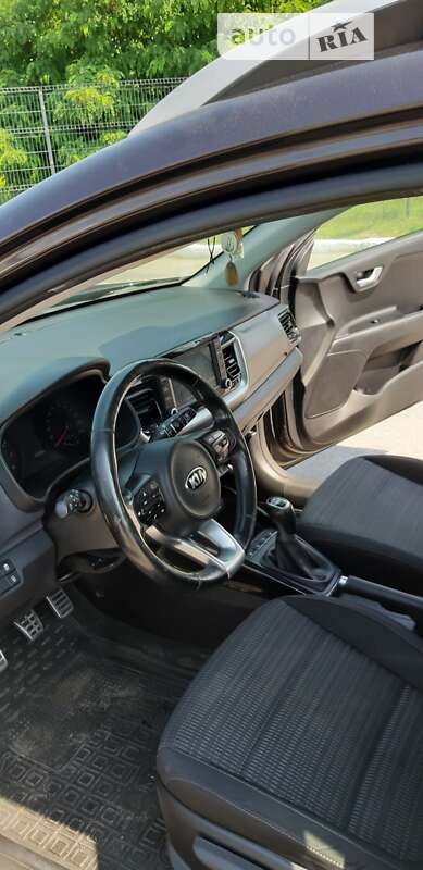 Внедорожник / Кроссовер Kia Stonic 2018 в Киеве