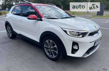 Внедорожник / Кроссовер Kia Stonic 2019 в Киеве