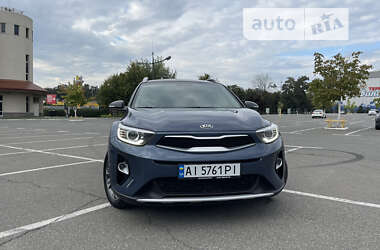 Внедорожник / Кроссовер Kia Stonic 2018 в 