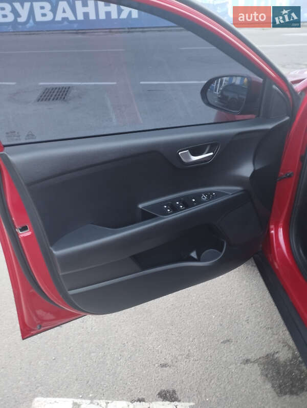 Внедорожник / Кроссовер Kia Stonic 2019 в Житомире