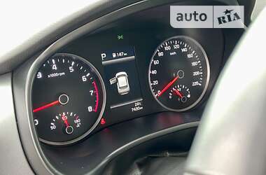 Позашляховик / Кросовер Kia Stonic 2021 в 