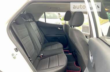 Позашляховик / Кросовер Kia Stonic 2021 в 