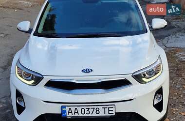 Внедорожник / Кроссовер Kia Stonic 2017 в Киеве