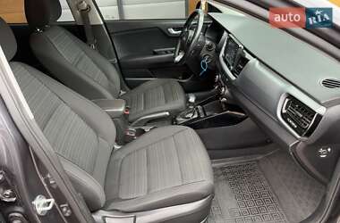 Внедорожник / Кроссовер Kia Stonic 2020 в 