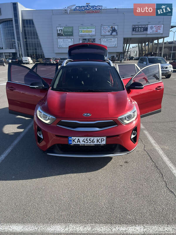 Внедорожник / Кроссовер Kia Stonic 2018 в Киеве фото 2 Внедорожник / Кроссовер Kia Stonic 2018 в Киеве