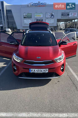 Внедорожник / Кроссовер Kia Stonic 2018 в 