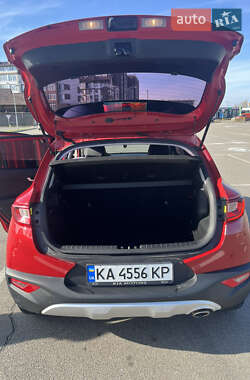 Внедорожник / Кроссовер Kia Stonic 2018 в 