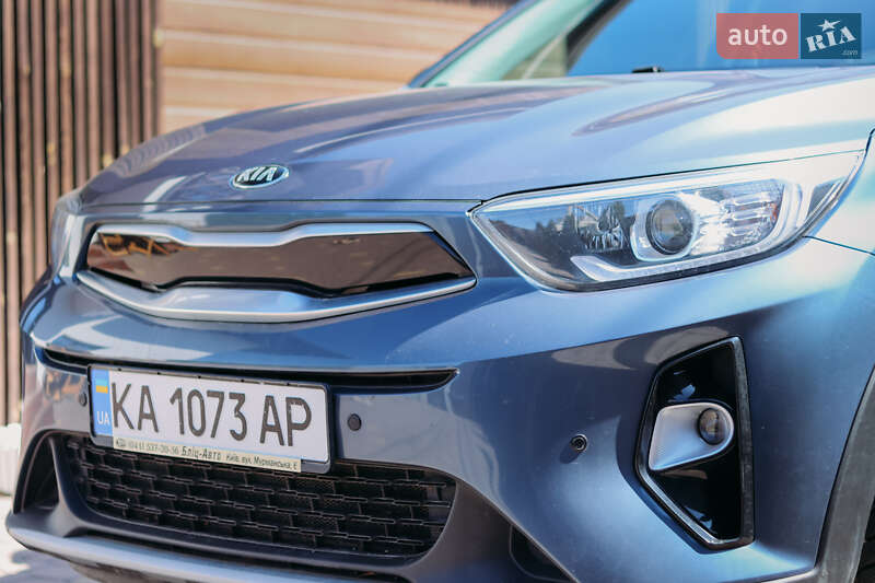 Позашляховик / Кросовер Kia Stonic 2020 в 