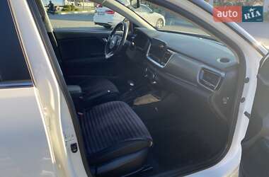 Внедорожник / Кроссовер Kia Stonic 2020 в 