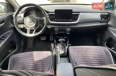 Внедорожник / Кроссовер Kia Stonic 2020 в 