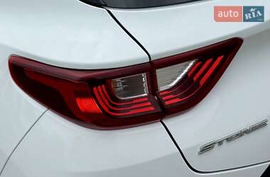 Внедорожник / Кроссовер Kia Stonic 2020 в 