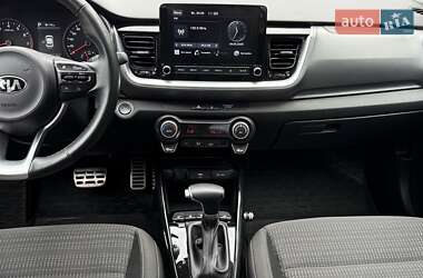 Внедорожник / Кроссовер Kia Stonic 2020 в 