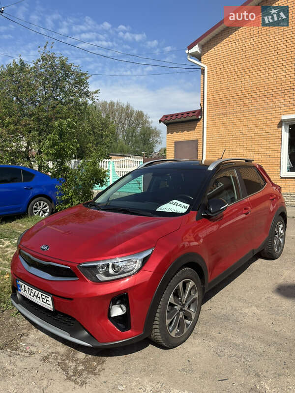 Внедорожник / Кроссовер Kia Stonic 2019 в 