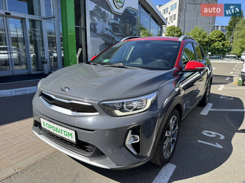 Внедорожник / Кроссовер Kia Stonic 2020 в 