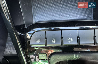 Внедорожник / Кроссовер Kia Stonic 2020 в 