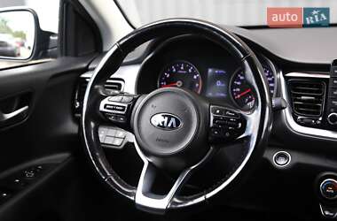 Внедорожник / Кроссовер Kia Stonic 2020 в 