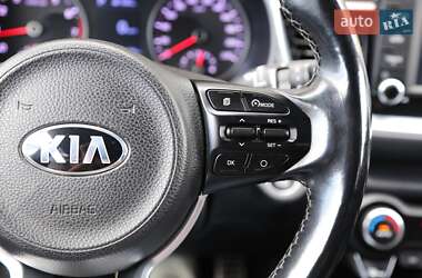 Внедорожник / Кроссовер Kia Stonic 2020 в 