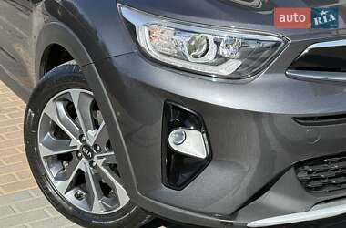 Внедорожник / Кроссовер Kia Stonic 2020 в 