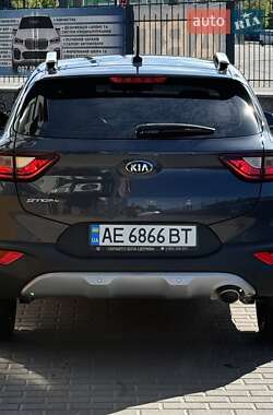 Внедорожник / Кроссовер Kia Stonic 2020 в 