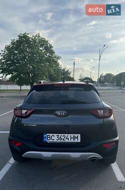 Позашляховик / Кросовер Kia Stonic 2018 в 
