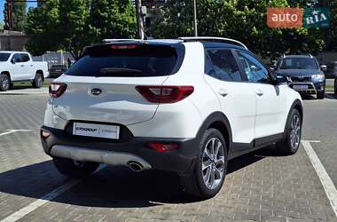 Внедорожник / Кроссовер Kia Stonic 2020 в 